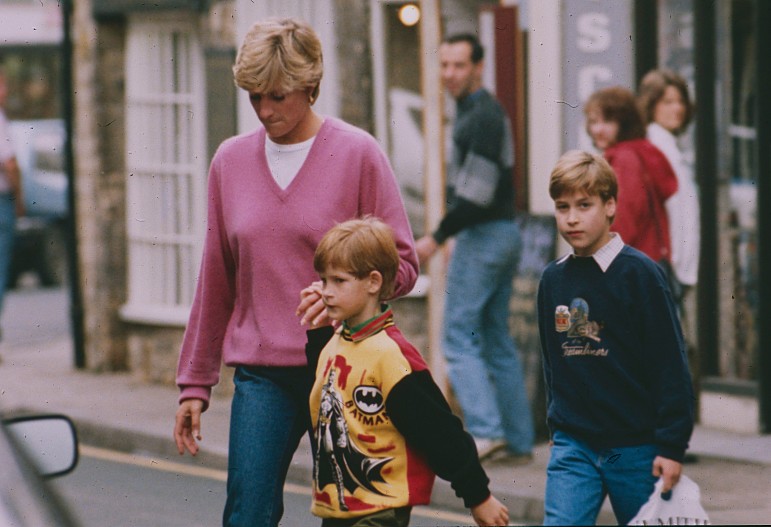 Принцесса Диана с принцами Гарри и Уильямом