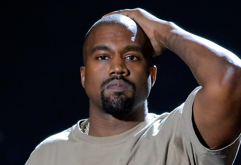 Канье Уэст шокировал сеть надругательством над премией «Грэмми»: «Я не остановлюсь»