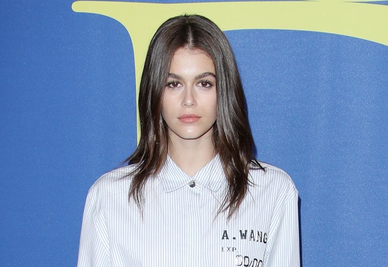 Кайя Гербер: разбираем повседневный образ звезды