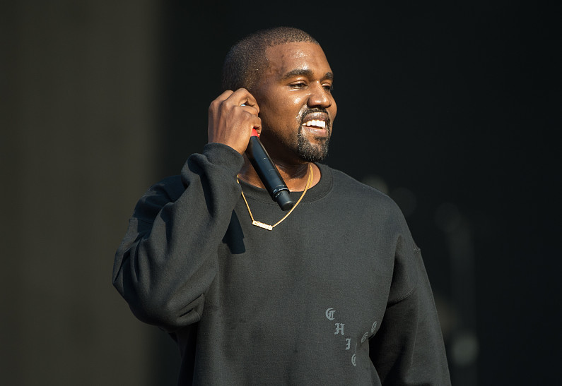 Канье Уэст прокомментировал свою скандальную выходку с Тейлор Свифт: «Бог дает мне указания»