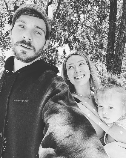 Хилари Дафф и Мэттью Кома с дочерью