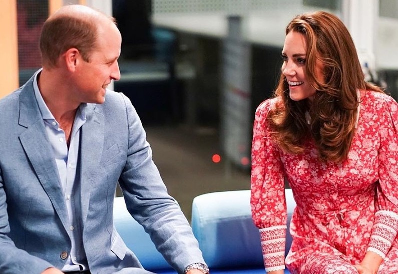 Кейт Миддлтон и принц Уильям впервые за долгое время поделились семейной фотографией