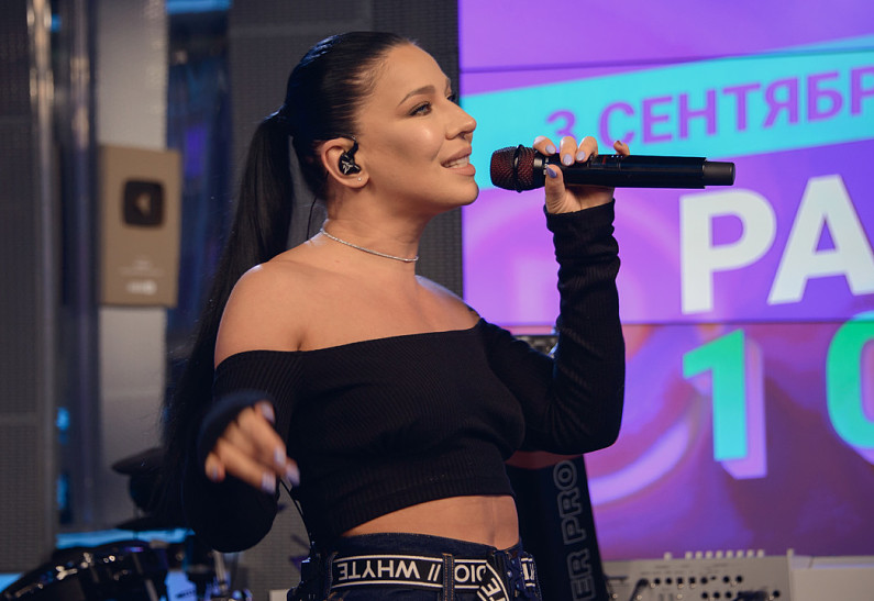 Ёлка, Jony, Zivert и другие артисты приняли участие в музыкальном марафоне «Авторадио»