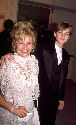 Леонардо ДиКаприо с мамой Ирмелин Инденбиркен