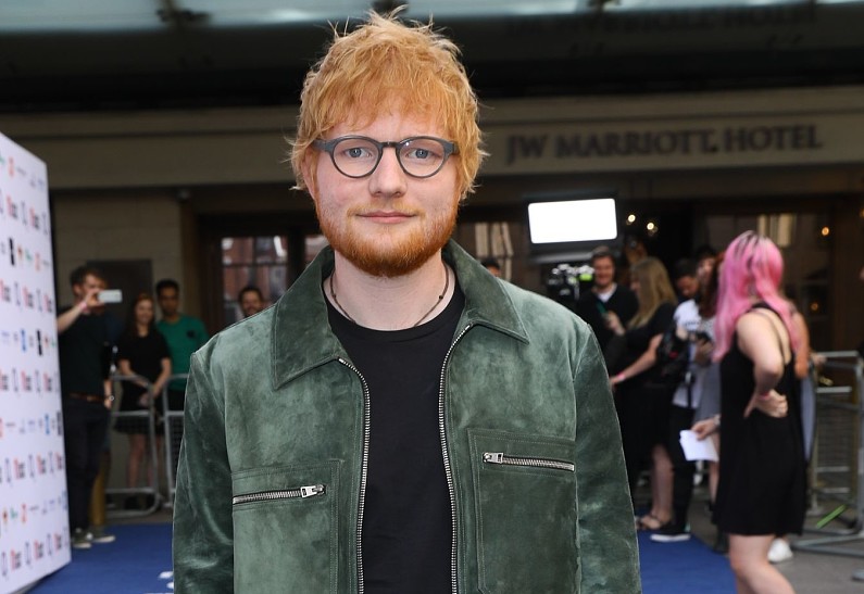 Эд Ширан будет недоволен: на аукционе продали его самый первый альбом