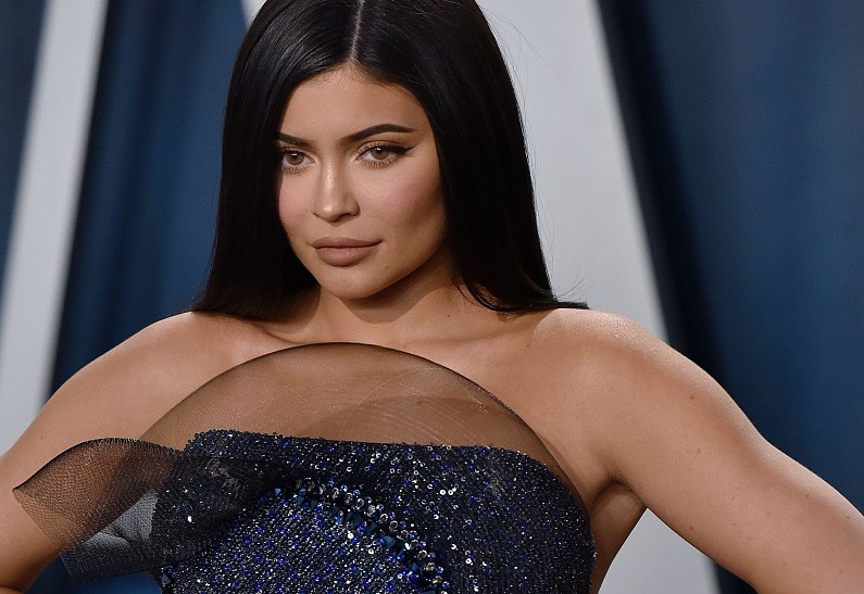 Кайли Дженнер приняла участие в «кровавой» фотосессии