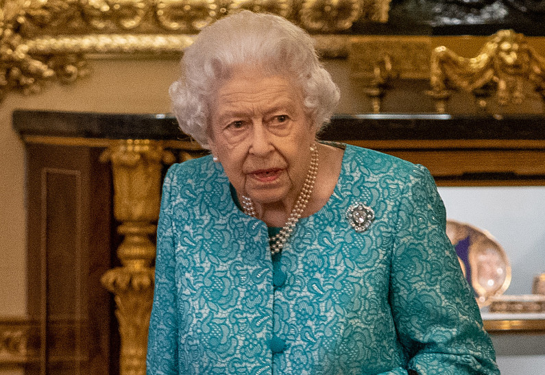 Елизавета II вынуждена отменить ближайшие поездки по настоянию врачей