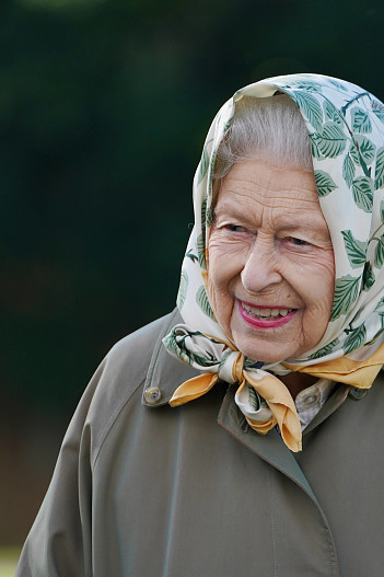 Королева Елизавета II