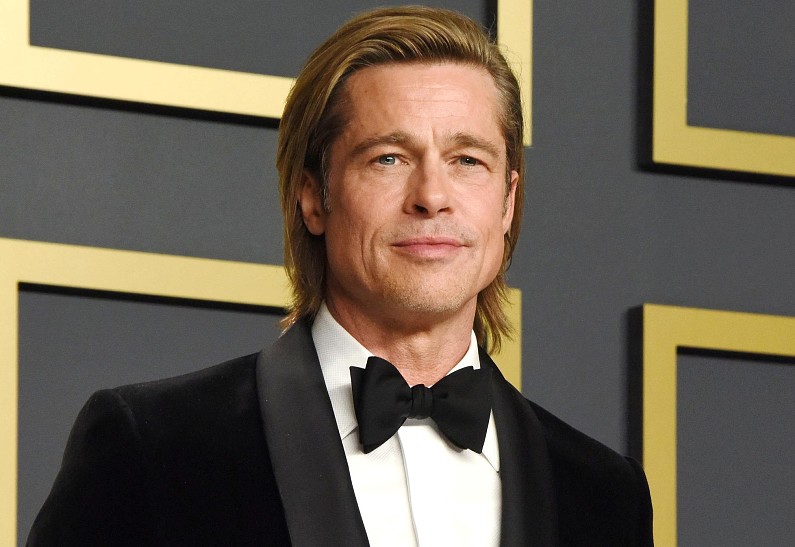 Закрутил роман? Брэда Питта засняли на свидании с моделью