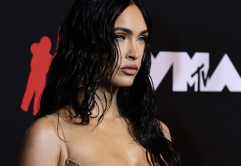 Меган Фокс удивила новым цветом волос. Фото!