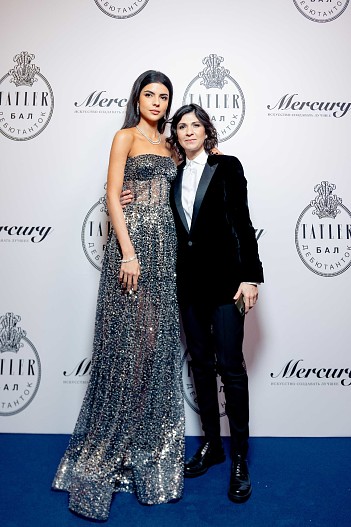 Нателла Крапивина с дочерью Софией