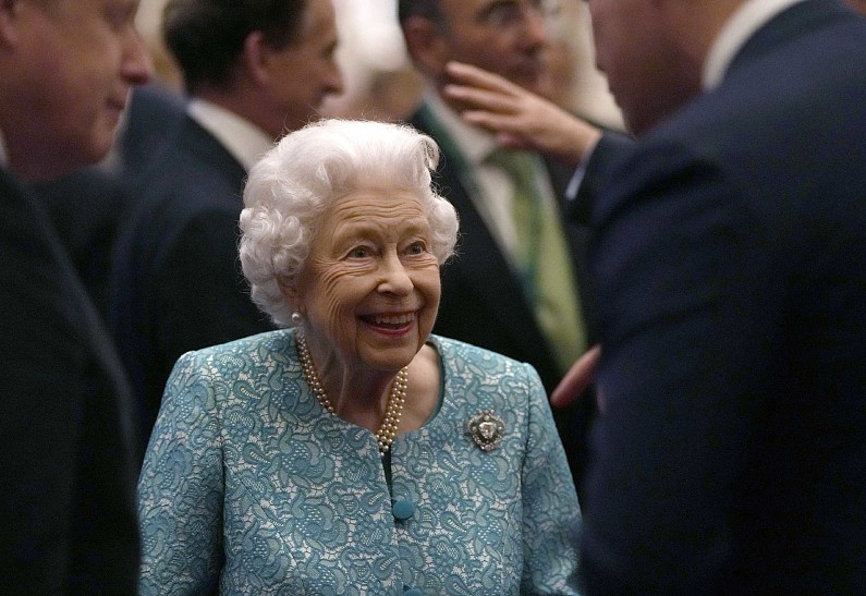 «Никто из нас не будет жить вечно»: Елизавета II выступила с пронзительной речью в память о принце Филиппе