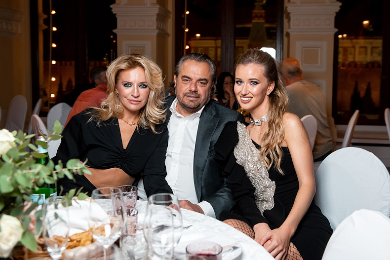 Олег и Виктория Шеляговы и Анна Львова