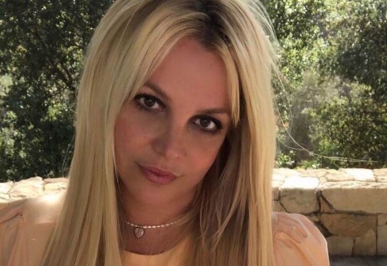 За что Бритни Спирс раскритиковала Кристину Агилеру? Подробности!