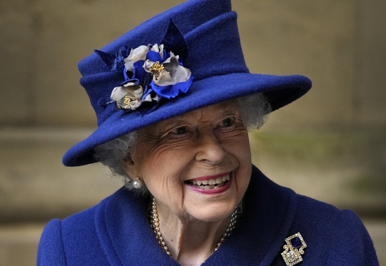 Елизавета II появилась на крестинах своих правнуков. Подробности!