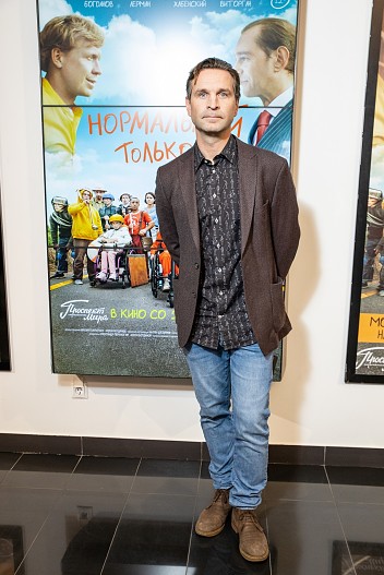 Виктор Добронравов