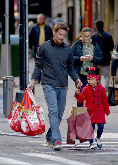 Брэдли Купер с дочерью