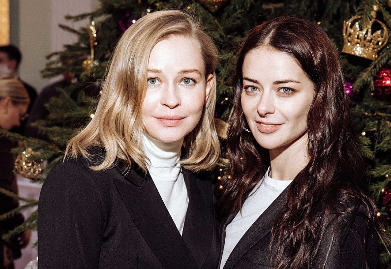 Юлия Пересильд, Иван Ургант, Константин Хабенский, Марина Александрова и другие гости новогоднего бранча в Петровском Пассаже