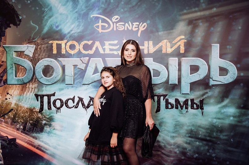 Жасмин с дочерью