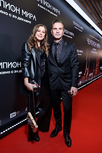 Виктор Добронравов с супругой