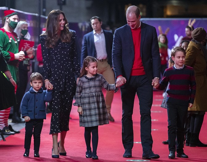 Принц Уильям и Кейт Миддлтон с детьми