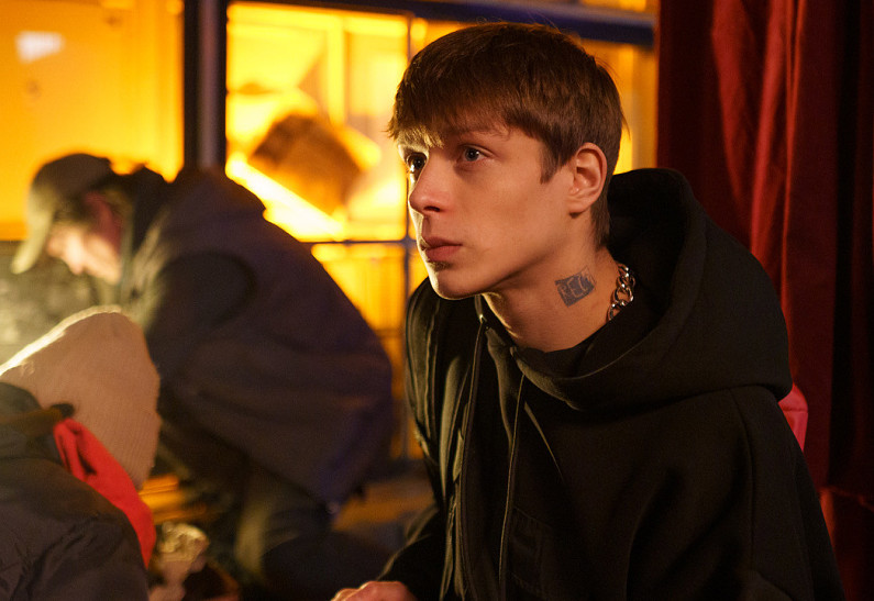 Глеб Калюжный сыграл главную роль в сериале «Солдаут»