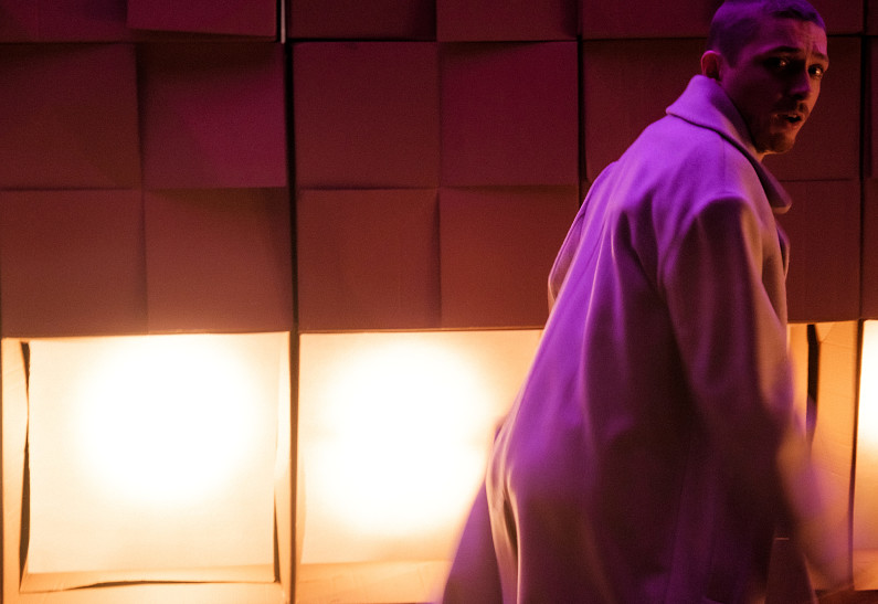 Александр Горчилин, Ян Гэ, Рита Крон и другие артисты в короткометражке Кирилла Серебренникова