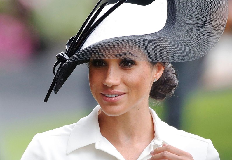Меган Маркл празднует победу в суде над британским таблоидом