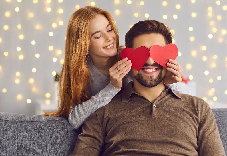 Как влюбленные в России и Европе предпочитают отмечать День святого Валентина?