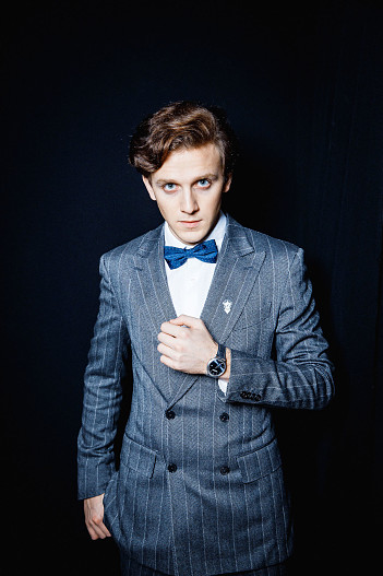 Фёдор Федотов (часы Chopard, смокинг Ermenegildo Zegna)