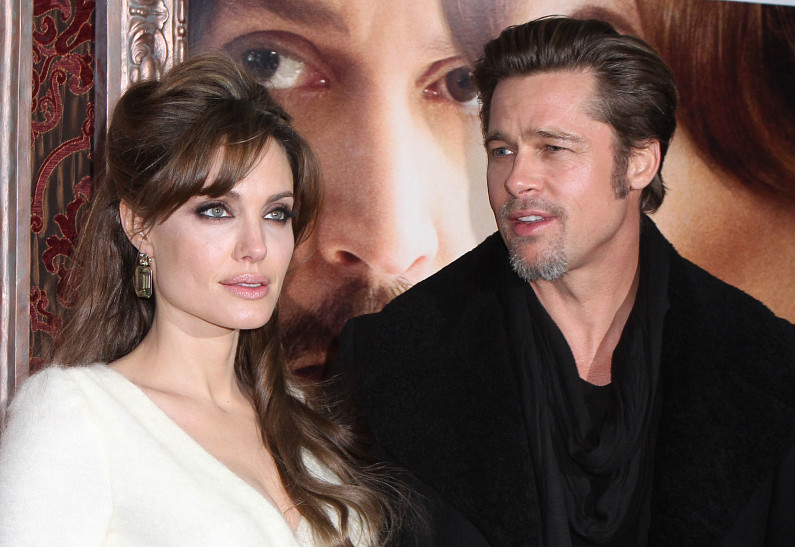 Анджелина Джоли выставила на продажу безумно дорогой подарок от Брэда Питта. Рассказываем!