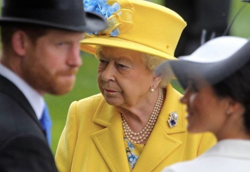 Елизавета II собирается лично поговорить с принцем Гарри и Меган Маркл о скандальном интервью