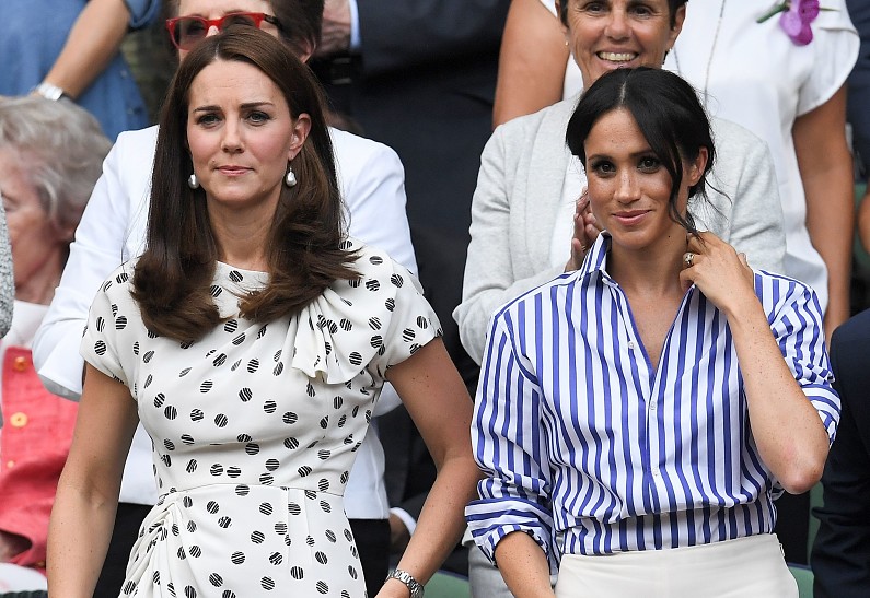 Меган Маркл напрямую обратилась к Кенсингтонскому дворцу, чтобы прояснить конфликт с Кейт Миддлтон. Новые подробности!