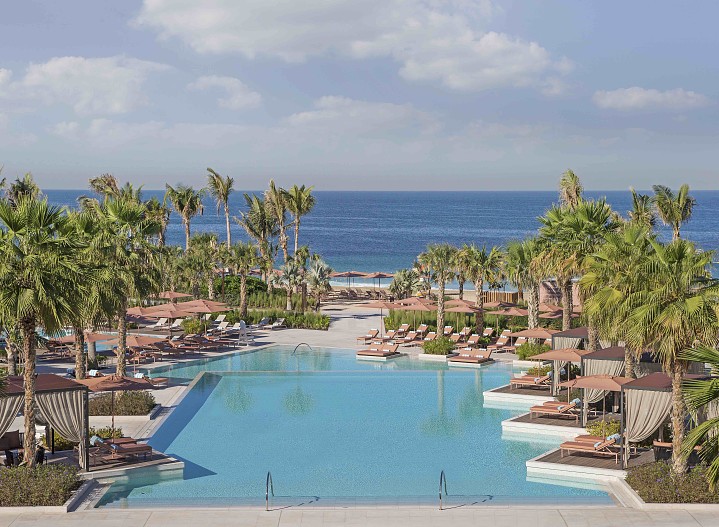 Caesars Palace Bluewaters Dubai — Neptune Pool