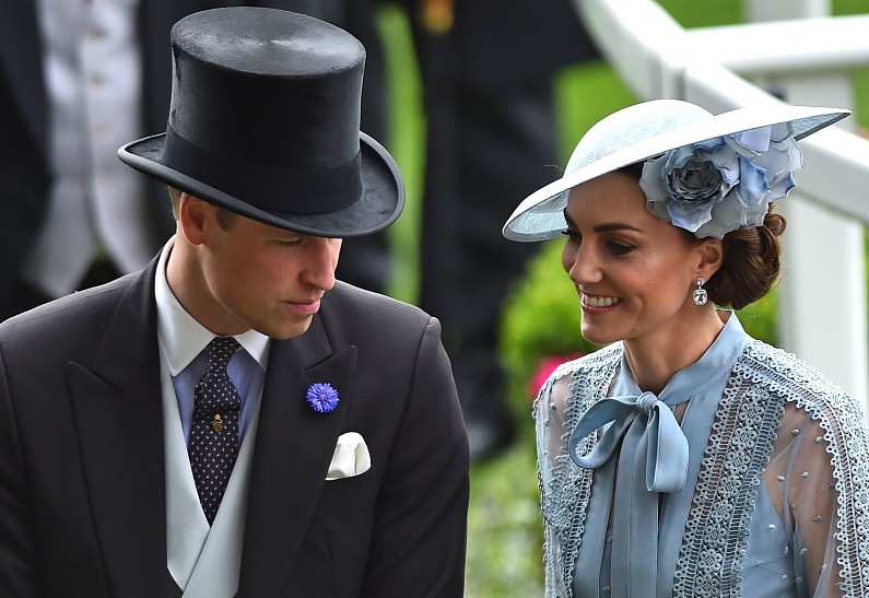 Стало известно, как Кейт Миддлтон поддерживает принца Уильяма на фоне драмы в королевской семье