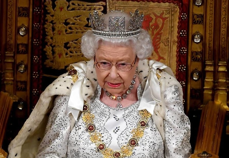 Королева Елизавета не хочет семейной вражды в преддверии юбилея своего правления: новые подробности