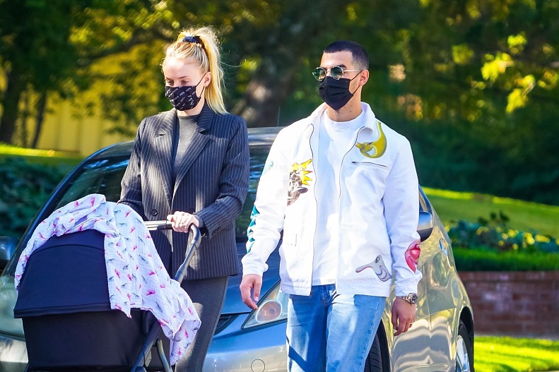 Софи Тернер и Джо Джонас с дочерью