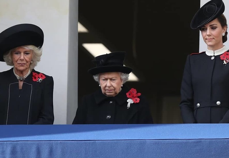 Елизавета II готовит ответный удар принцу Гарри и Меган Маркл после выхода их скандального интервью. Подробности!