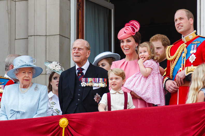 Елизавета II, принц Филипп, Кейт Миддлтон и принц Уильям