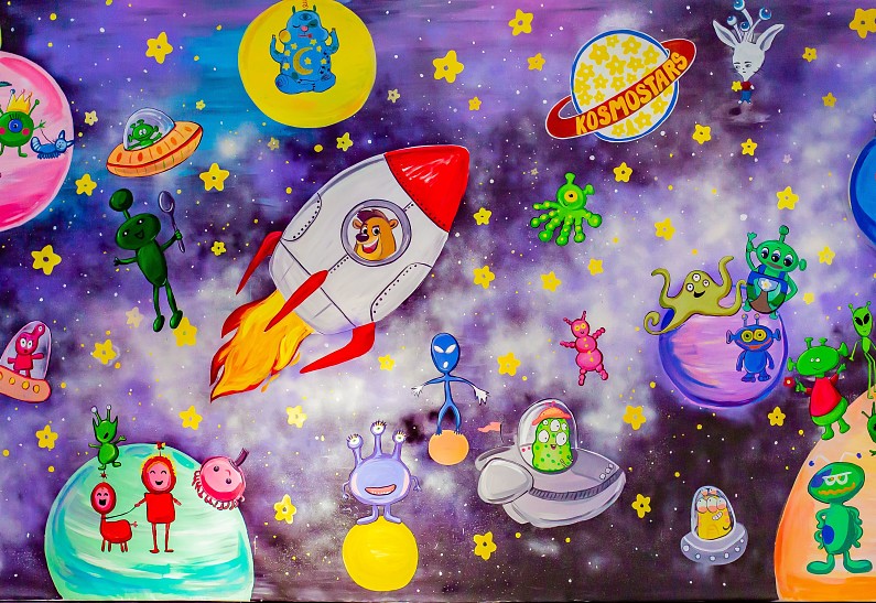 В День космонавтики Kosmostars помог детям отправить послание в космос