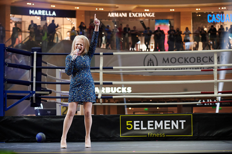 Лариса Долина