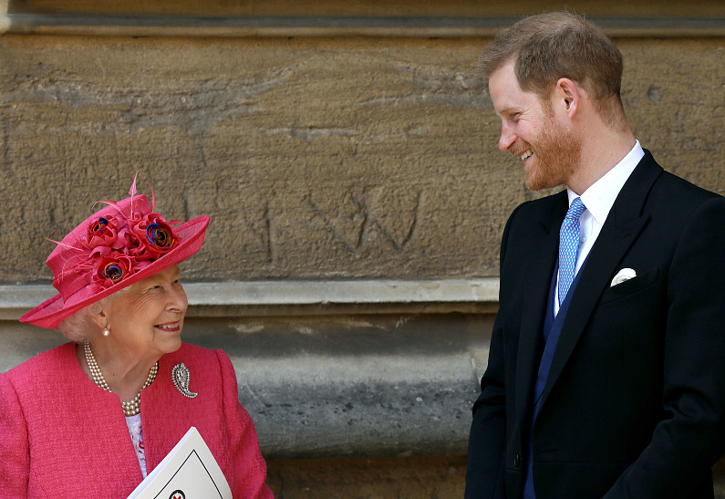 СМИ: принц Гарри вернулся в США, не дождавшись дня рождения королевы Елизаветы