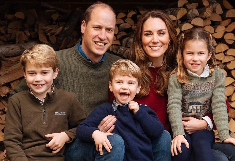 Кейт Миддлтон и принц Уильям показали новое фото повзрослевшего принца Луи в день его 3-летия