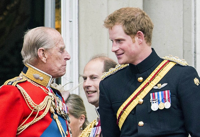 Принц Гарри экстренно планирует возвращение в Лондон после смерти принца Филиппа