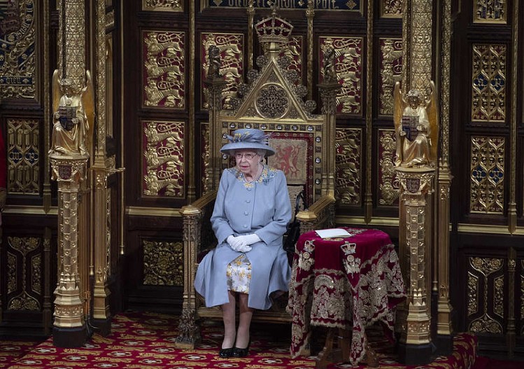 Королева Елизавета II