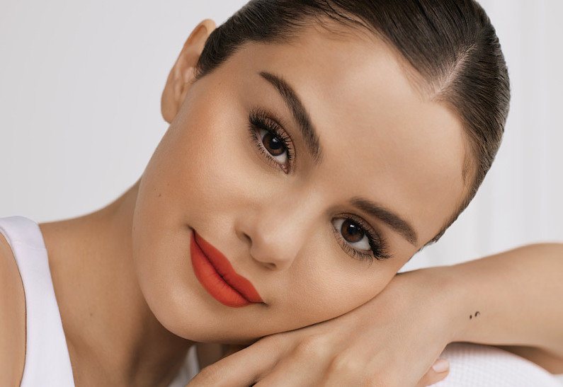 Бренд Селены Гомес Rare Beauty выходит на российский рынок