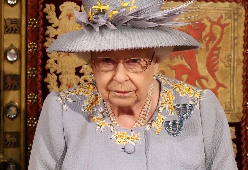 «Глубоко расстроена и потрясена»: 95-летняя Елизавета II тяжело переживает критику принца Гарри