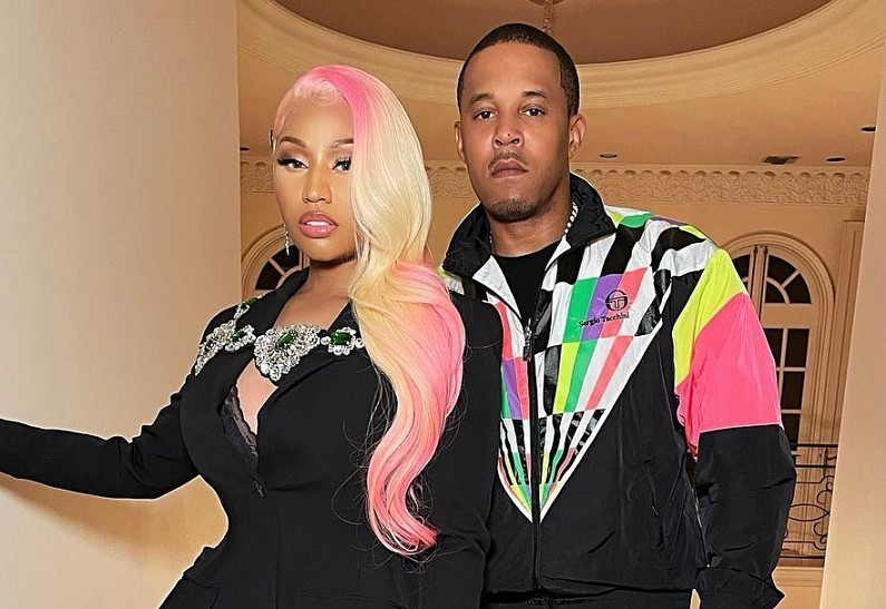 «Оставь меня в покое»: Ники Минаж поразила поклонников кадрами с 8-месячным сыном