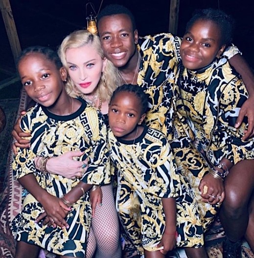 Мадонна с младшими детьми