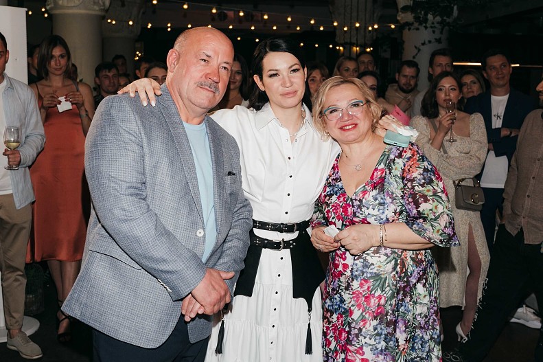 Ида Галич с родителями - Василием и Зариной